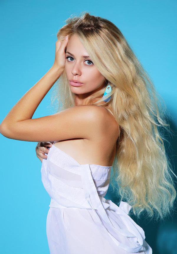 Орнела, 25 лет, 5 размер груди